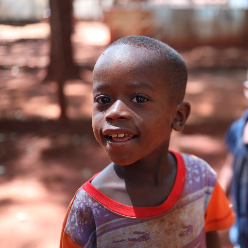 I flygtningelejren Nyarugusu i Tanzania mødes børn hver dag for at lege og lære. 