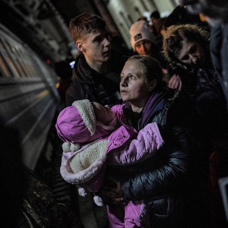 Millioner af mennesker og familier er fortsat på flugt fra Ukraine. 
