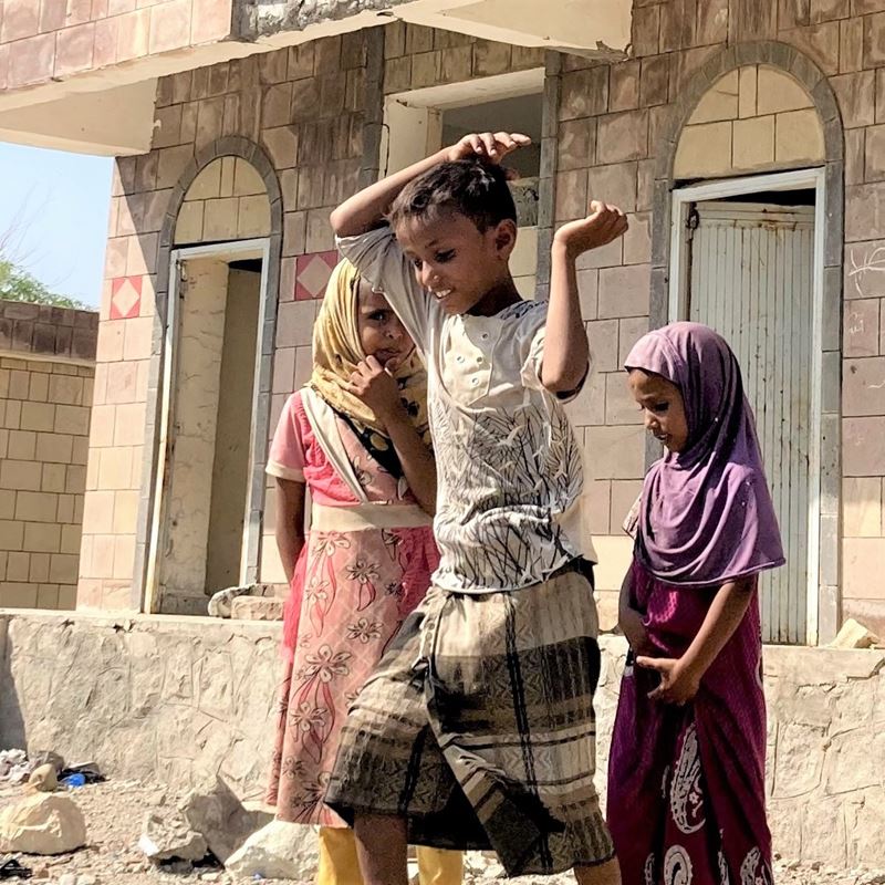 Yemens befolkning lever med en daglig trussel på livet - ikke blot fra de aktive kamphandlinger, men også fra landminer og ueksploderet ammunition. DRC