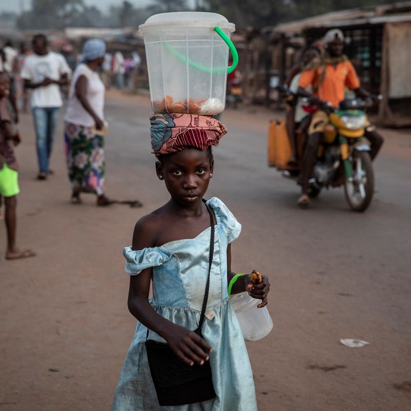 Få piger og kvinder i sikkerhed i den Centralafrikanske Republik